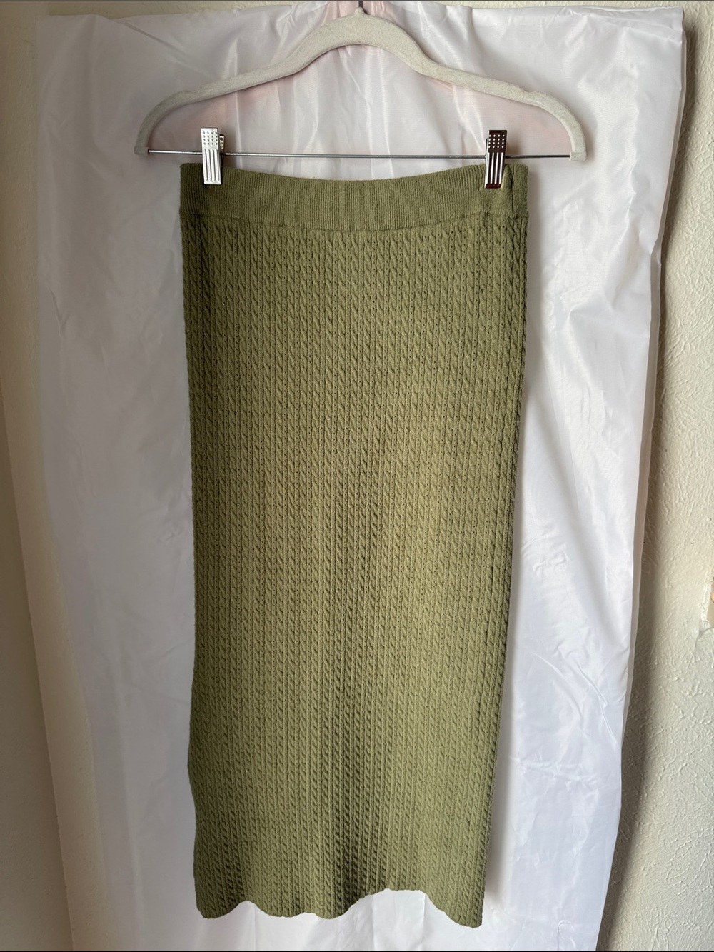 Zara Olive Midi Knit Skirt - Textured Rib Detail